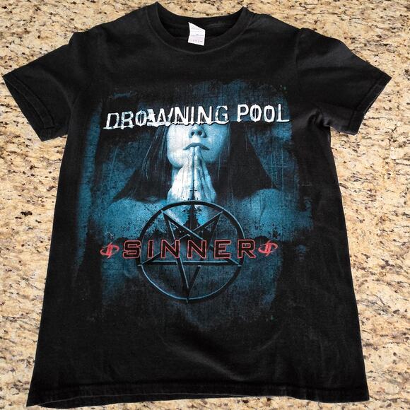 Men's Gildan Softstyle Black Drowning Pool Sinner Graphic Band T-Shirt Size S - Picture 1 of 9